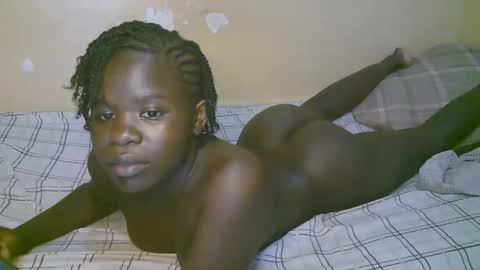 Snapshot of queen_latasha chatting on March 31, 4:07 pm queen_latasha online show from March 31, 4:07 pm