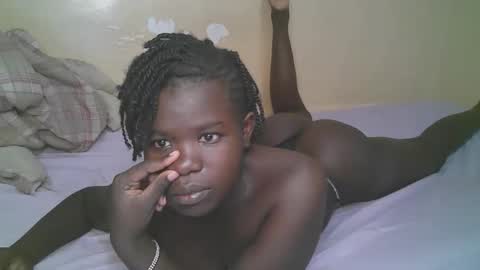 Snapshot of queen_latasha chatting on April 8, 3:34 pm queen_latasha online show from April 8, 3:34 pm