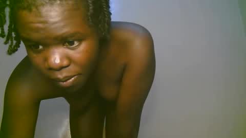Snapshot of queen_latasha chatting on April 15, 7:58 pm queen_latasha online show from April 15, 7:58 pm