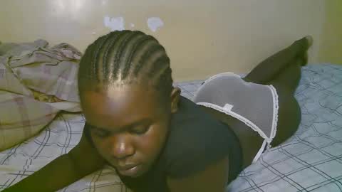Snapshot of queen_latasha chatting on April 22, 8:39 am queen_latasha online show from April 22, 8:39 am