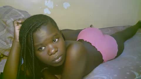 Snapshot of queen_latasha chatting on May 10, 3:33 am queen_latasha online show from May 10, 3:33 am