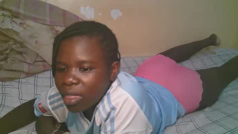 Snapshot of queen_latasha chatting on May 12, 5:10 pm queen_latasha online show from May 12, 5:10 pm