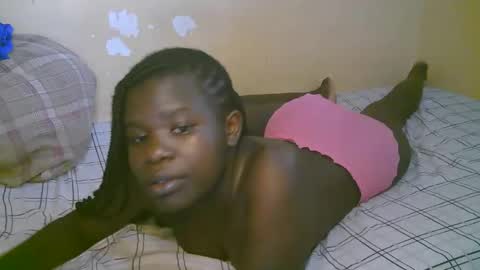 Snapshot of queen_latasha chatting on May 13, 8:01 am queen_latasha online show from May 13, 8:01 am
