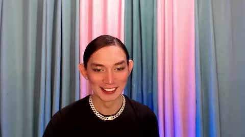 Queen Lucifer online show from November 24, 9:09 am