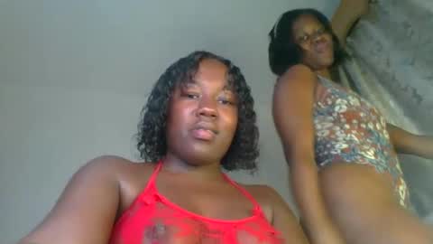 queen_mira online show from September 18, 5:37 pm