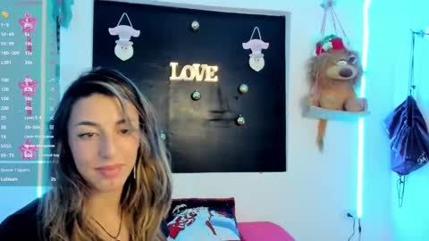 queen_natttyy online show from December 4, 7:50 am