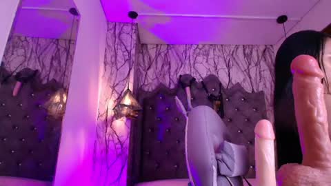 Snapshot of queen_nyxx chatting on June 13, 2:42 am QueenNyx online show from June 13, 2:42 am