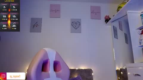 QueenNyx online show from July 25, 6:11 am