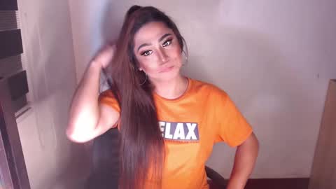 Snapshot of queen_of_all_queens chatting on January 9, 2:01 am samantha online show from January 9, 2:01 am