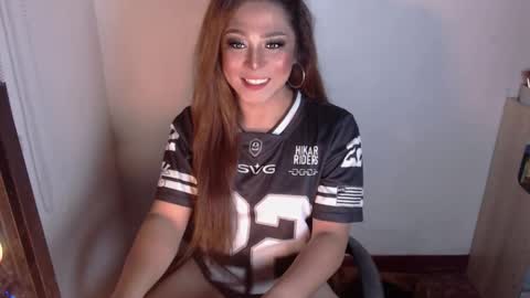 Snapshot of queen_of_all_queens chatting on November 18, 1:11 am samantha online show from November 18, 1:11 am