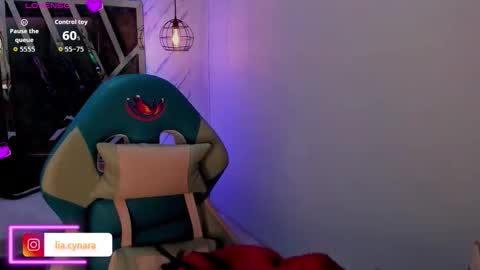 Snapshot of queen_perla_ chatting on September 21, 12:07 pm online show from September 21, 12:07 pm