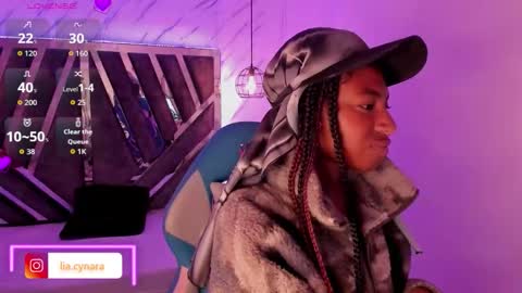 Snapshot of queen_perla_ chatting on September 22, 11:23 am online show from September 22, 11:23 am