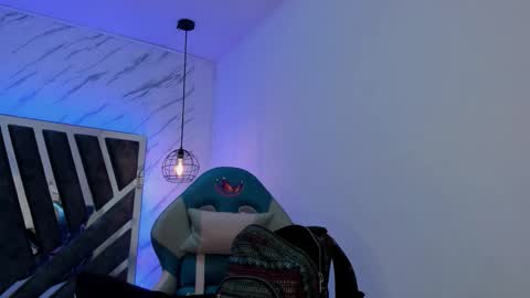 Snapshot of queen_perla_ chatting on September 24, 11:24 am online show from September 24, 11:24 am