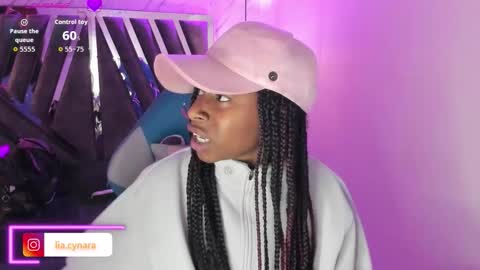 Snapshot of queen_perla_ chatting on September 30, 11:26 am online show from September 30, 11:26 am