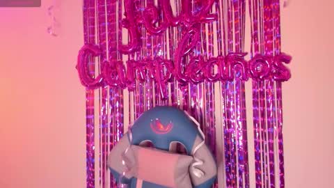 Snapshot of queen_perla_ chatting on October 18, 12:17 pm online show from October 18, 12:17 pm