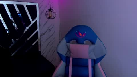 Snapshot of queen_perla_ chatting on October 23, 11:42 am online show from October 23, 11:42 am