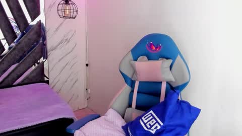 Snapshot of queen_perla_ chatting on October 29, 12:07 pm online show from October 29, 12:07 pm