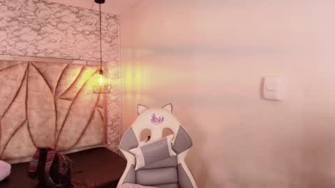 Snapshot of queen_perla_ chatting on November 22, 11:53 am online show from November 22, 11:53 am