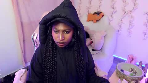 Snapshot of queen_perla_ chatting on December 17, 11:22 pm online show from December 17, 11:22 pm