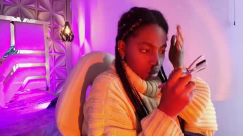   online show from March 4, 12:11 pm