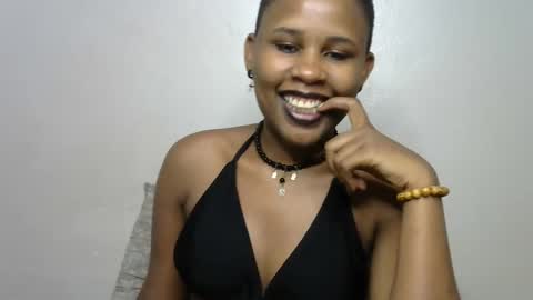 Snapshot of queen_polite chatting on November 22, 7:18 am queen_polite online show from November 22, 7:18 am