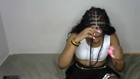 Snapshot of queen_polite chatting on November 27, 7:05 pm queen_polite online show from November 27, 7:05 pm