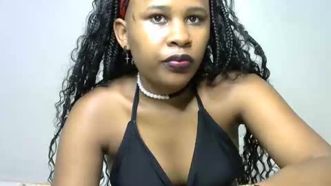 Snapshot of queen_polite chatting on November 30, 8:02 pm queen_polite online show from November 30, 8:02 pm