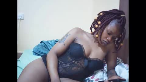 Snapshot of queen_winter chatting on March 11, 1:22 am Winter online show from March 11, 1:22 am