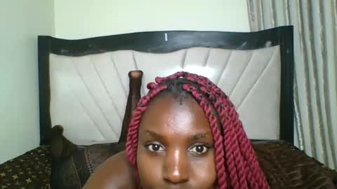 queen online show from March 17, 10:02 pm