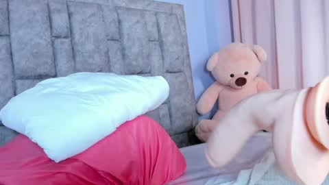 queen_yully online show from May 2, 7:52 pm