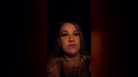 Snapshot of queenb1126 chatting on June 13, 3:26 am queenb1126 online show from June 13, 3:26 am