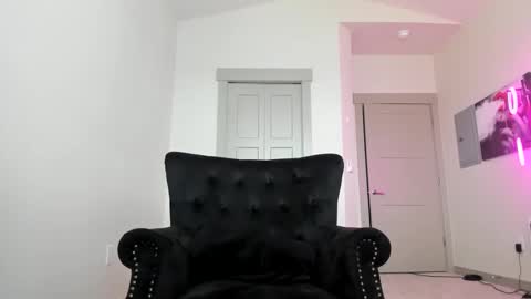 Snapshot of queenb2626 chatting on January 7, 7:59 pm Queen Blaire online show from January 7, 7:59 pm