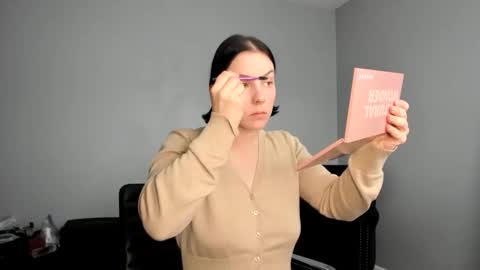 Snapshot of queenb2626 chatting on December 3, 9:46 pm Queen Blaire online show from December 3, 9:46 pm