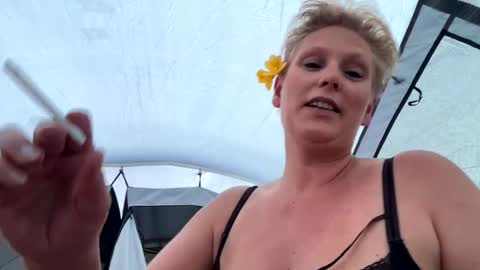 Snapshot of queenbeeangel chatting on March 30, 5:58 pm Angel online show from March 30, 5:58 pm