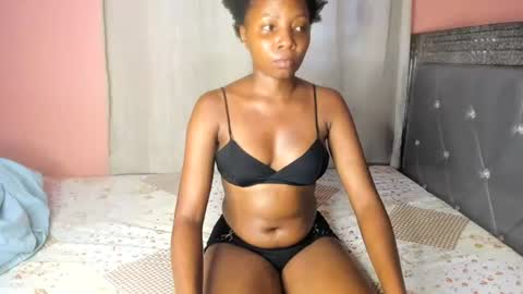 queenchloe1 online show from July 2, 7:03 am