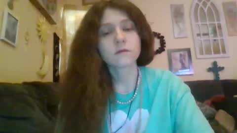 Snapshot of queencrimsonlvx chatting on April 30, 9:15 am queencrimsonlvx online show from April 30, 9:15 am