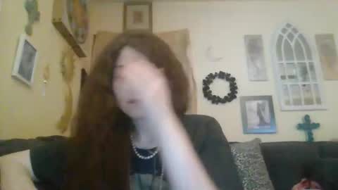 Snapshot of queencrimsonlvx chatting on May 1, 7:29 pm queencrimsonlvx online show from May 1, 7:29 pm
