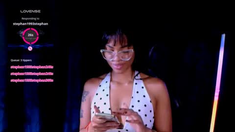 Snapshot of queendom_ing chatting on June 12, 4:06 pm Sweet Goddess online show from June 12, 4:06 pm