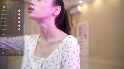 Nelly  INSTA  queenelia  online show from June 5, 10:43 am