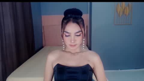 queenemeraldts online show from October 17, 2:04 am