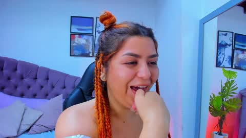 Queen online show from December 21, 1:36 am
