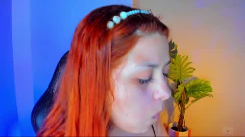 Snapshot of queengrett chatting on May 1, 5:28 pm Queen online show from May 1, 5:28 pm
