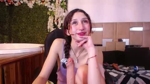 QUEENJEENN online show from December 12, 8:53 pm