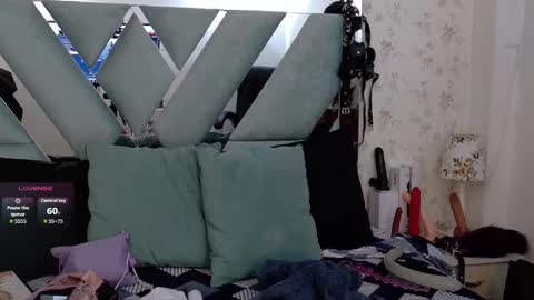 QUEENJEENN online show from March 3, 4:51 am