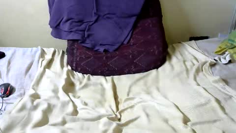 Snapshot of queenlacey_1 chatting on February 8, 4:03 am queenlacey_1 online show from February 8, 4:03 am