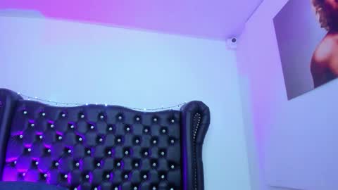 Snapshot of queenlatina10 chatting on February 25, 7:01 pm Andrea online show from February 25, 7:01 pm