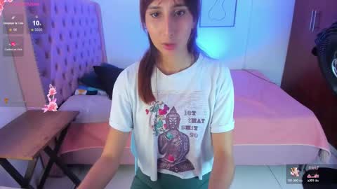 Snapshot of queenlatina10 chatting on March 28, 1:54 pm Andrea online show from March 28, 1:54 pm