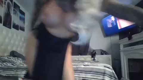 queenmayhem online show from September 26, 1:09 am