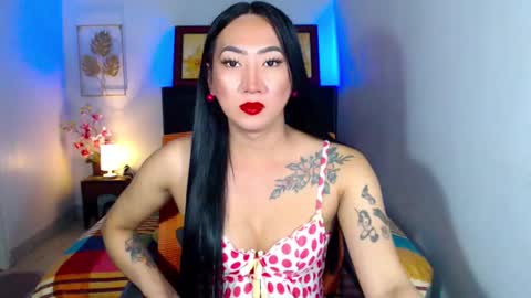 Snapshot of queenmistressts chatting on February 4, 5:10 am QUEEN online show from February 4, 5:10 am