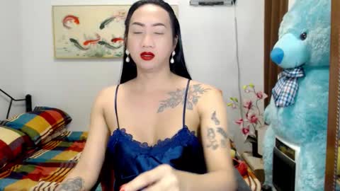 Snapshot of queenmistressts chatting on November 19, 9:53 am QUEEN online show from November 19, 9:53 am